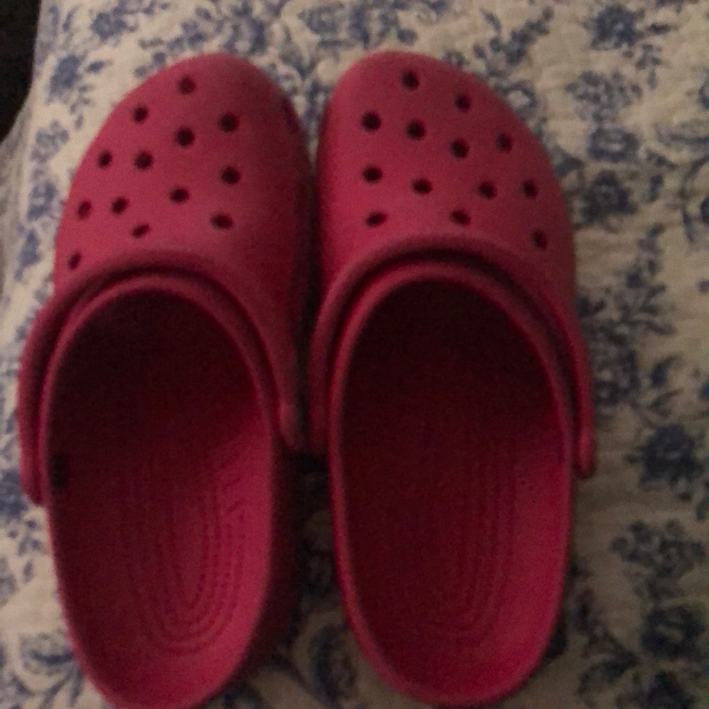 pink crocs size 7 men’s 9 women’s